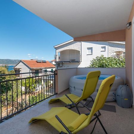 Apartment Gagula With Jacuzzi Трогір Екстер'єр фото