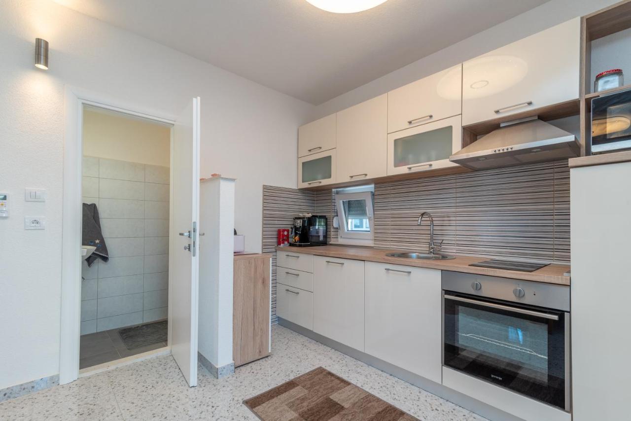 Apartment Gagula With Jacuzzi Трогір Екстер'єр фото