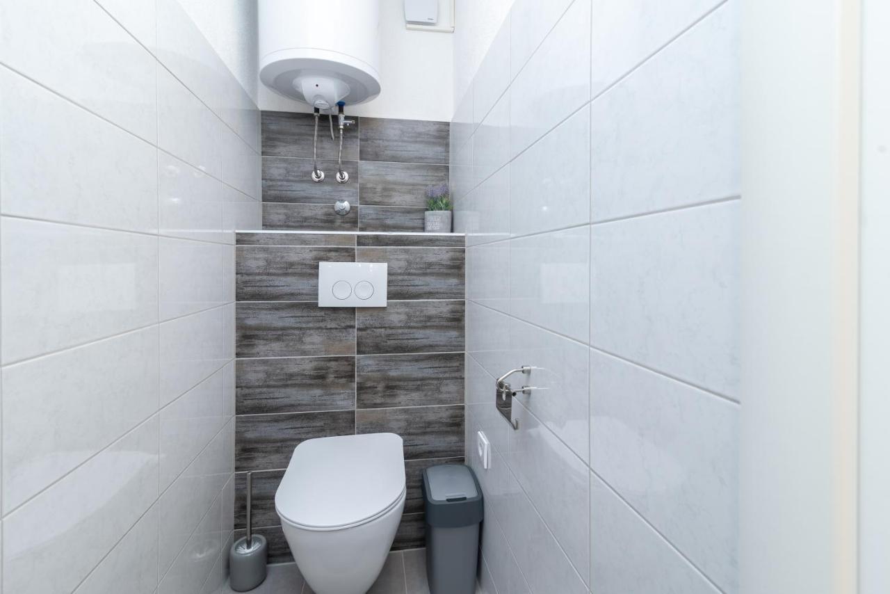 Apartment Gagula With Jacuzzi Трогір Екстер'єр фото