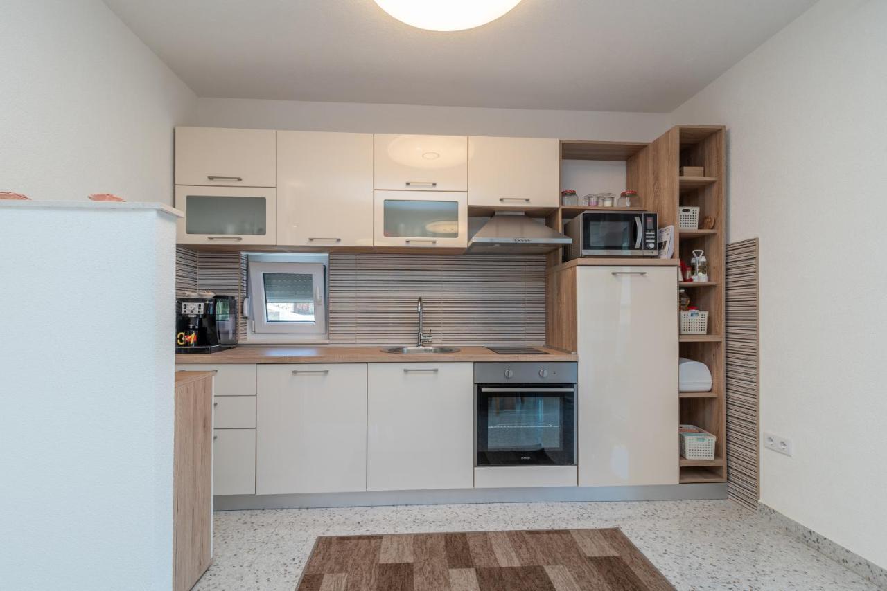 Apartment Gagula With Jacuzzi Трогір Екстер'єр фото